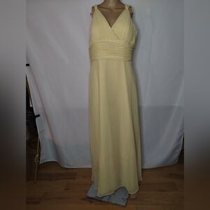 Chic‎ Cream Wedding Gown